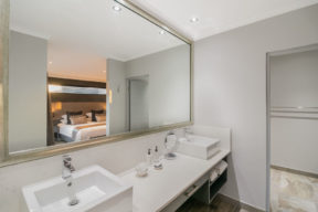 Zweite Etage Mit Lagune- & Poolblick - Zimmer 9